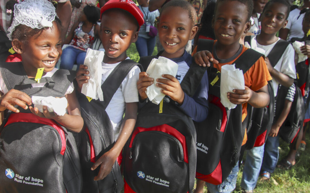 Siste nytt fra Haiti: Skolesekkene har nådd frem til barna!