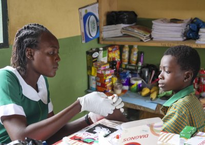 Helseundersøkelser og vaksinering i Ghana!